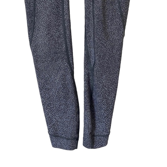 Lululemon Run The Day 7/8 Tight 25" Legging in Fractal Dark Starlight Black - Picture 9 of 13